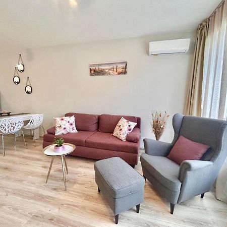 Blue Lagoon Seafront Apartments 바르나 외부 사진