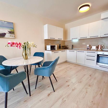 Blue Lagoon Seafront Apartments 바르나 외부 사진