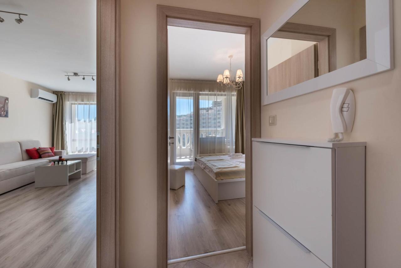 Blue Lagoon Seafront Apartments 바르나 외부 사진