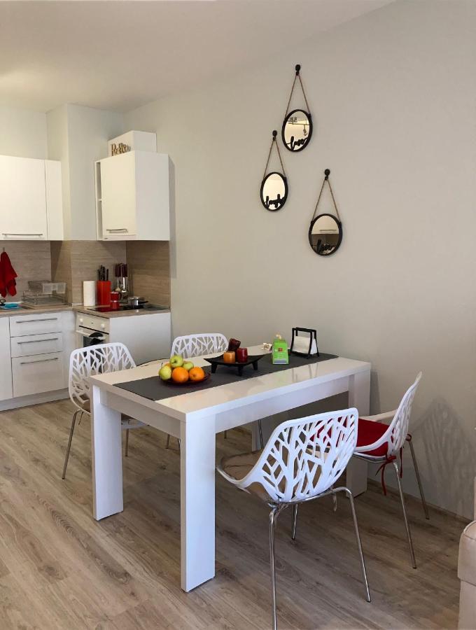Blue Lagoon Seafront Apartments 바르나 외부 사진