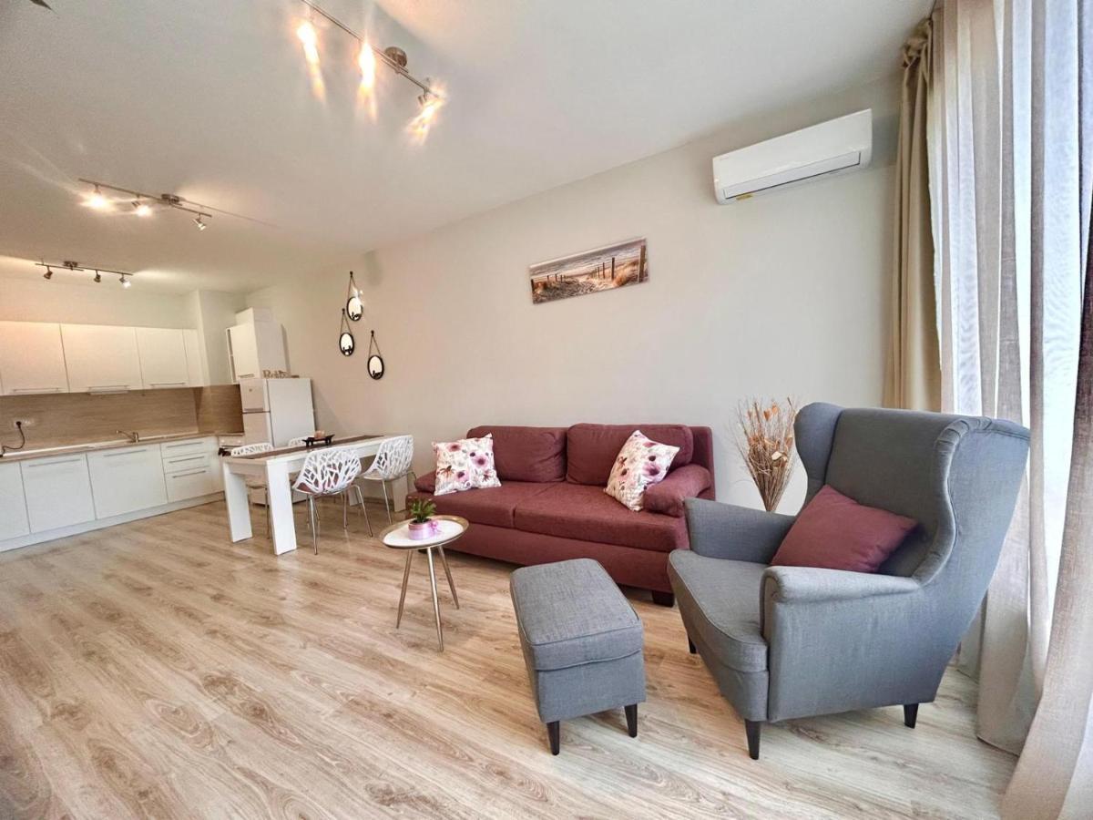 Blue Lagoon Seafront Apartments 바르나 외부 사진